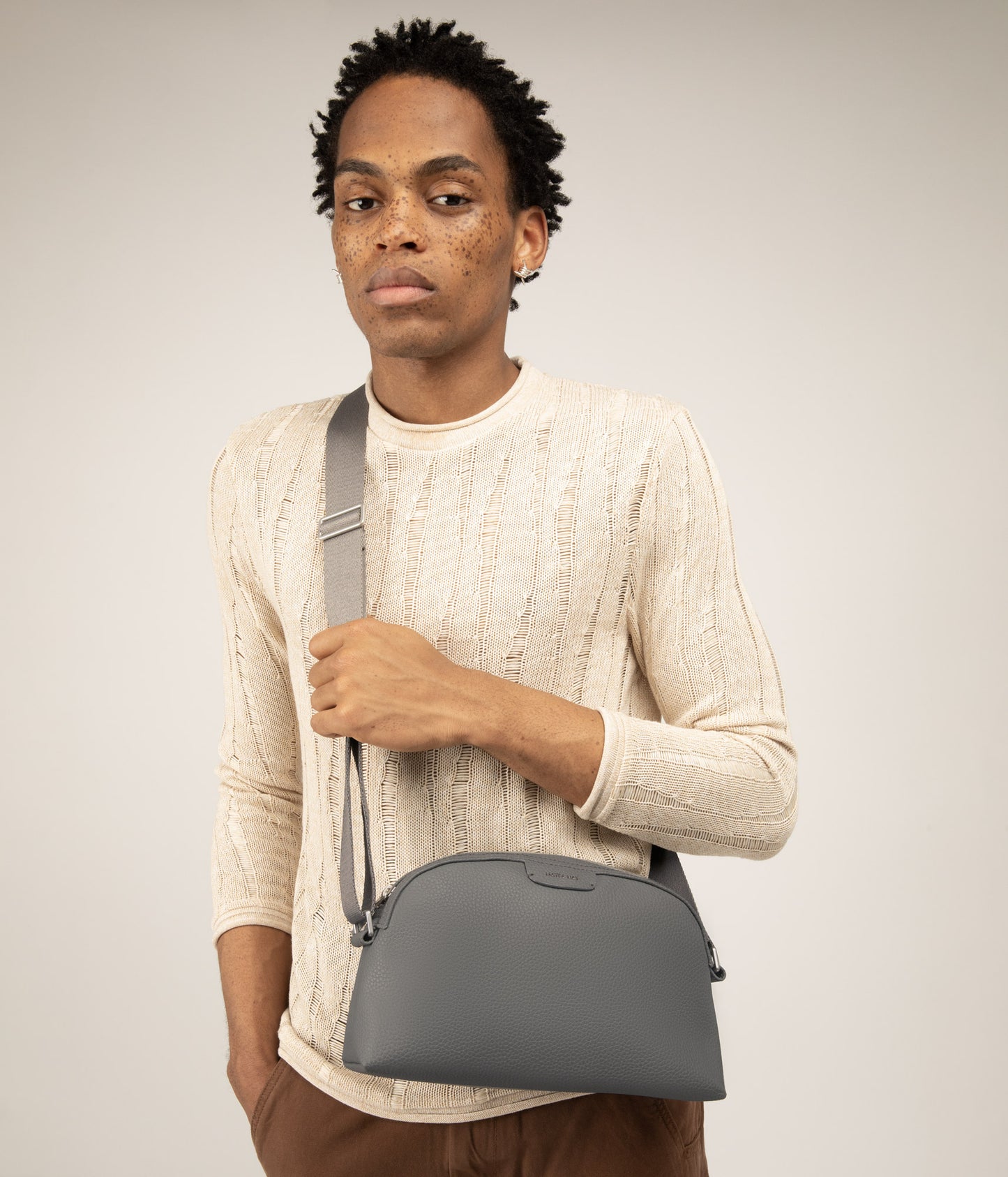 ARROW Vegan Crossbody Bag - Purity | Color: Grey - variant::shade