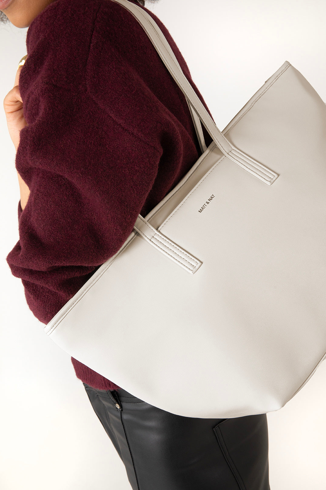 MARISA Vegan Tote Bag – Forum | Color: Navy - variant::navy