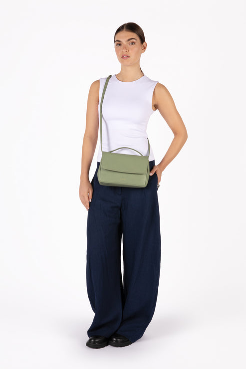 JODI Vegan Crossbody Bag – Forum | Color: Sable - variant::sable