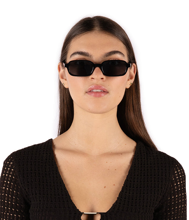 MENDI Classic Sunglasses | Color: Black - variant::black