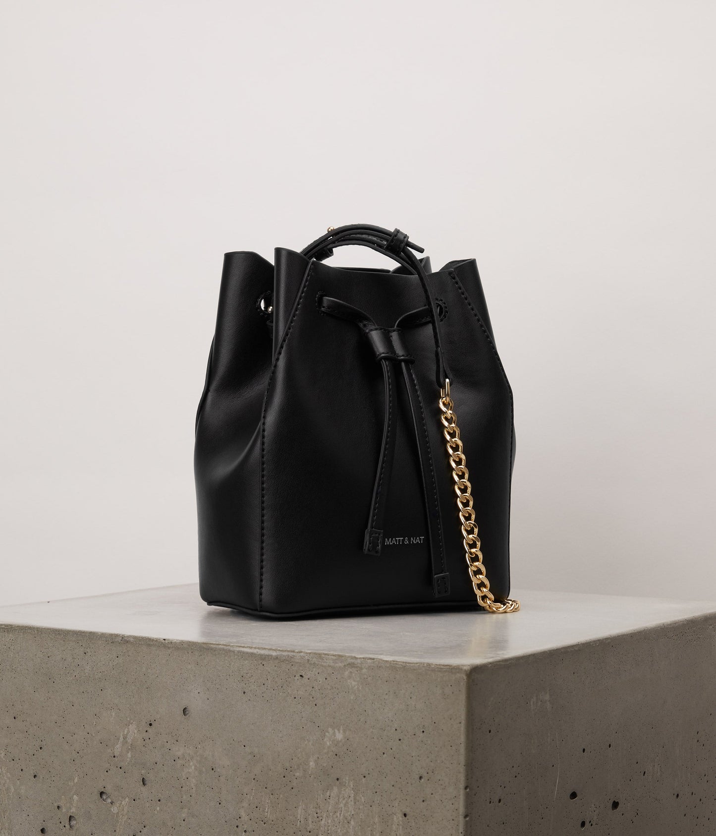 variant:: black -- grace uppeal black