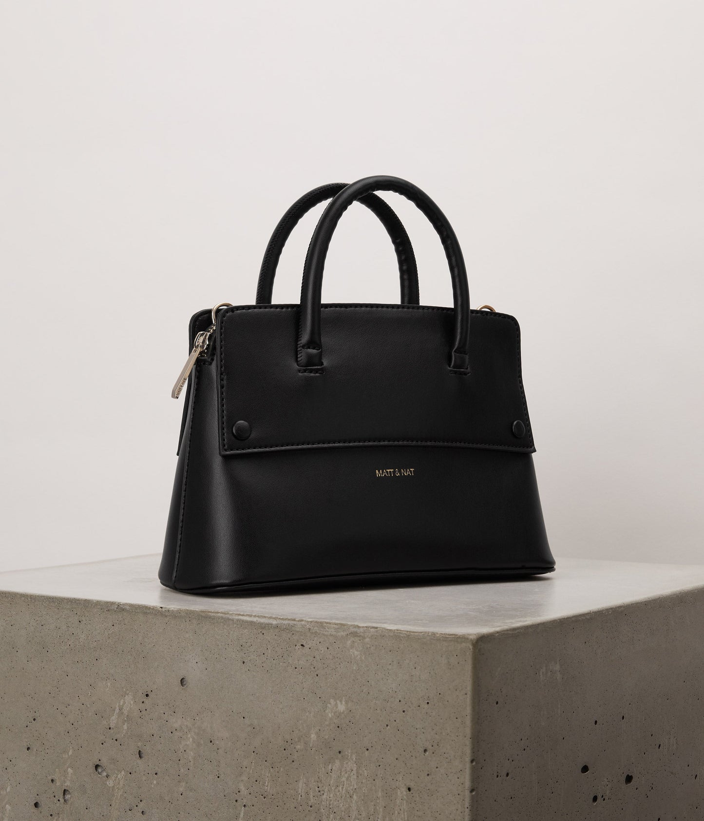 variant:: black -- silva sm uppeal black