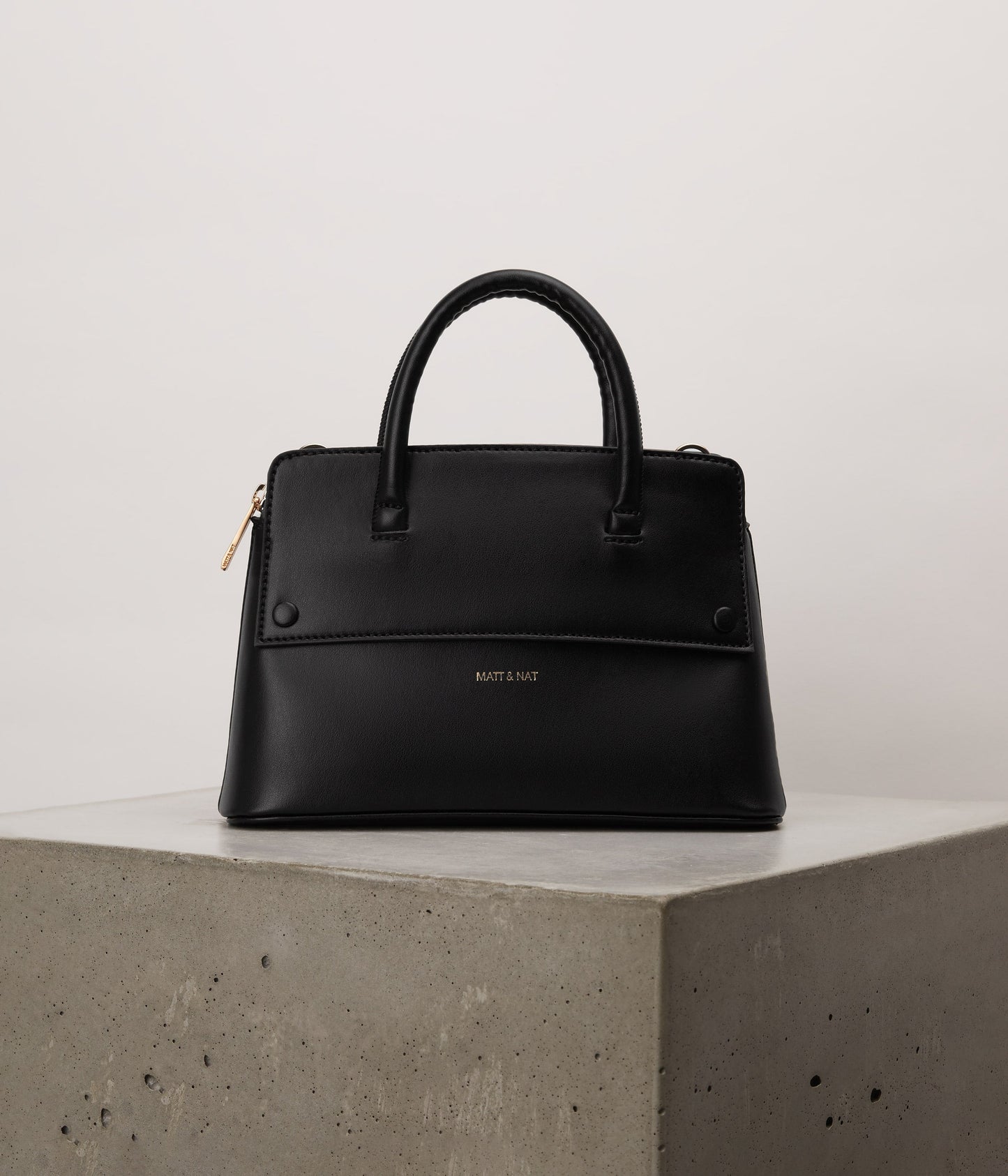 variant:: black -- silva sm uppeal black